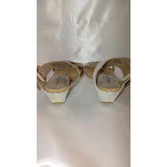 Donald J. Pliner Donni Dylan Size 8.5M Sandals in Metallic Silver - Picture 5 of 6